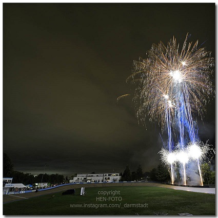 Prächtiges Feuerwerk trotz wetterbedingter Absagen Prächtiges Feuerwerk trotz wetterbedingter Absagen