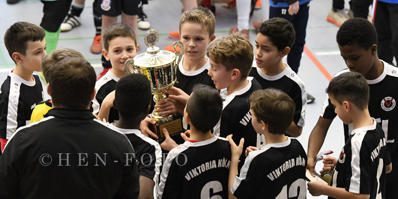 Viktoria Köln gewinnt Brass-Cup 2018 (©HEN-FOTO) Viktoria Köln gewinnt Brass-Cup 2018 (©HEN-FOTO)