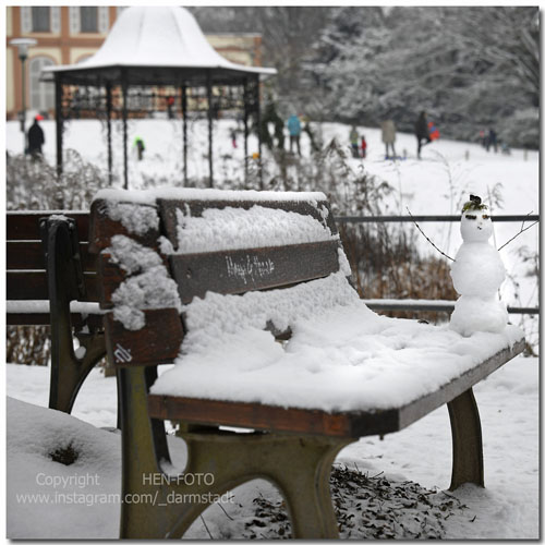 Schneemann im Prinz-Emil-Garten in Darmstadt (copyright HEN-FOTO / Peter Henrich)