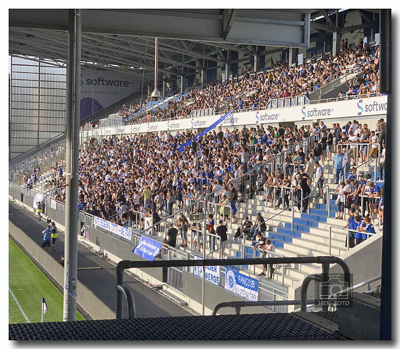 Über 3000 Zuschauer sahen in der Partie SV Darmstadt 98 II - SV Weiterstadt sieben Tore