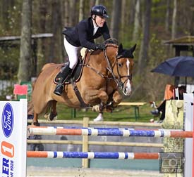 Tim Hoster gewinnt auf Claus 68 das S-Springen am Ostermontag (© HEN-FOTO)