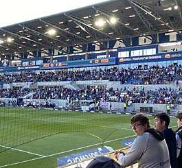 Vor ausverkauftem Merck Stadion am Böllenfalltor kann der SV Darmstadt heute den Aufstieg erreichen