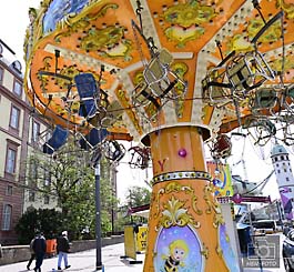 Darmstädter Frühjahrsmess in der Innenstadt am Schloßgraben eröffnet (© HEN-FOTO)