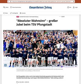 Jubel bei TSV Pfungstadt's Anhänger und Mannschaft belegen die Bildveröffentlichung in Lampertheimer Zeitung ( © HEN-FOTO )
