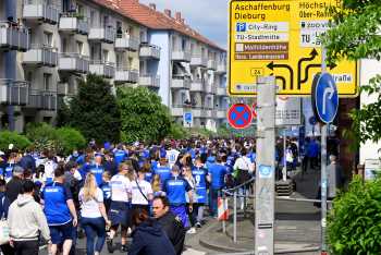 Fanmarsch zum letzten Heimspiel Saison 2022 / 2023 SV Darmstadt 98 - 1. FC Magdeburg startet pünktlich ( @ HEN-FOTO )