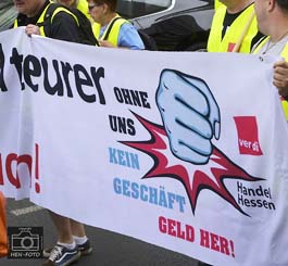 Lohnforderung mittels Warnstreik im Handel in Frankfurt / Main ( © HEN-FOTO )