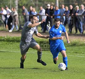 Im Kreispokal Derby besiegt Nieder-Ramstadt am Sonntag Abend Ober-Ramstadt ( © HEN-FOTO )