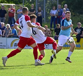 SV Hummetroth hat das Spiel in Modau unter Kontrolle und gewinnt 0:4 ( © HEN-FOTO )