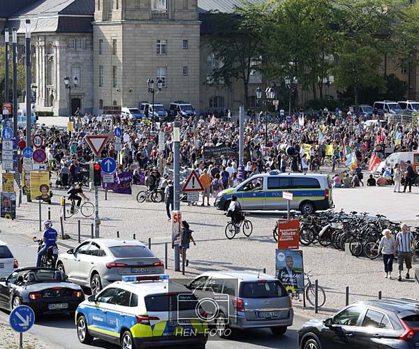 Sofortiger Ausstieg aus dem Verbrennen fossiler Energieträger forderten bundesweit mehrere Kundgebungen von Fridays for Future ( © HEN-FOTO )