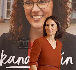 Bundesaussenministerin Annalena Baerbock besucht vor der Wahl zum Hessischen Landtag Die Grünen Darmstadt ( © HEN-FOTO )