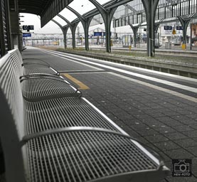 Befristeter Lokführer-Streik (GDL) beeinträchtigt den Nahverkehr - nur 20% des Zug- und S-Bahnverkehrs sollen per Notfahrplan gewährleistet sein ( © HEN-FOTO )
