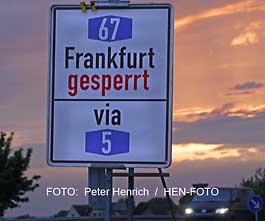 Witterungsbedingt verlängert sich die Sperrung der Einfahrt zur A67 in Fahrtrichtung Frankfurt am Autobahnanschluß Pfungstadt voraussichtlich bis 16. Mai ( Fotogalerie / Peter Henrich / HEN-FOTO )