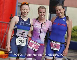 Short Track Triathlon Deutsche Hochschulmeisterschaft 2025 hier Startnummer 566 Platz 2 Eva ESTLER von UNI Tübingen x Startnummer 61 Platz 1 Damen Katharina KRÜGER von der TU Dortmund x Startnummer 76 Platz 3 Therese SCHUHENN von DSHS Köln ( Fotogalerie Peter Henrich / HEN-FOTO )