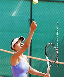 Jana Angelovska und Charlotte von Keussler gewinnen in der Hessenliga Einzel und Doppel und verlieren doch gegen TC Schwalbach (Fotogalerie © Peter Henrich / HEN-FOTO)