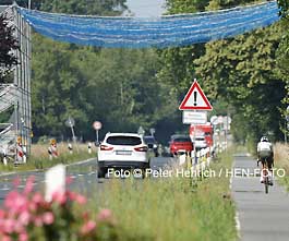 Für die Trassenabschnitte Urberach / Weinheim werden bei Griesheim / Riedstadt Wolfskehlen neue Strommaste mit neuen Stromkabel für die 380-KV-Leitung errichtet (Fotogalerie © Peter Henrich / HEN-FOTO)
