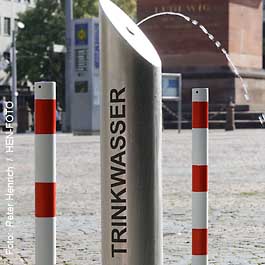 Wasserspender - Nach dem längsten Tag folgt vielleicht der per Hitzewarnung und Wettervorhersage mit prognostizierten 36 Grad heisseste Tag im Sommer 2025 (Fotogalerie © Peter Henrich / HEN-FOTO)