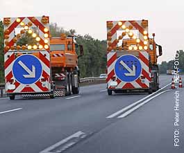 Hitzebedingter Fahrbahnschaden hat Fahrbahnsperrung Autobahn A5 zwischen Zwingenberg und Bensheim vor den Sommerferien zur Folge (Fotogalerie © Peter Henrich)
