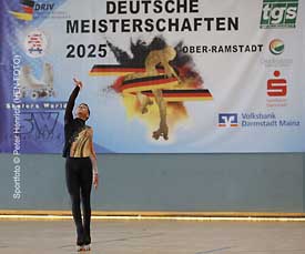 Bei den Deutschen Meisterschaften im Rollkunstlauf in Ober-Ramstadt erreichte im Kürlaufen der Junioren Herren Tiziano MARTINO (TGS Ober-Ramstadt) Platz 1 und wurde somit Deutscher Meister (Fotogalerie © Peter Henrich / HEN-FOTO)