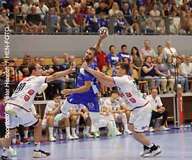 100 Jahre Handball Jubiläum bei der SG Arheilgen mit sehenswertem Freundschaftsspiel zwischen Handball Oberligist SG Arheilgen und Zweitligist TV 05/07 Hüttenberg (Fotogalerie © Peter Henrich / HEN-FOTO)