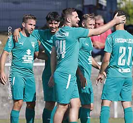 Vier Wanitschek Tore inkl Hattrick sichern Heimerfolg für FCA (Fotogalerie © Peter Henrich / HEN-FOTO)