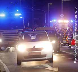 Den Einsatz von Feuerwehr, Rettungswagen und Polizei löst ein Brandmelder in der Heidelberger Landstraße in Darmstadt aus (Fotogalerie © Peter Henrich / HEN-FOTO)