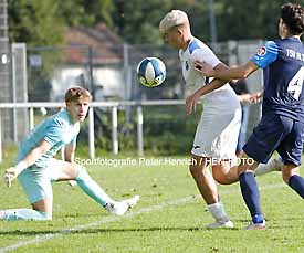 In der Fussball Gruppenliga Darmstadt unterliegt TSV Altheim mit 1:3 dem Tabellenführer VFB Ginsheim - Fotogalerie Peter Henrich / HEN-FOTO