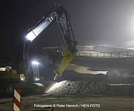 Das Fortschreiten der Baumaßnahmen am Rüsselsheimer Dreieck macht den Rückbau von zwei Autobahnbrücken an diesem Wochenende erforderlich (Fotogalerie © HEN-FOTO)