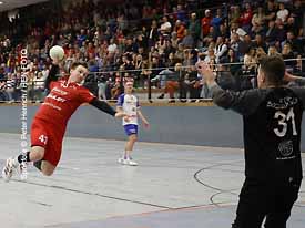 Mit neun Toren Vorsprung (33:24) endete die Handball-Oberliga Begegnung zwischen TuS Griesheim und TSV Pfungstadt (Fotogalerie © Peter Henrich / HEN-FOTO)