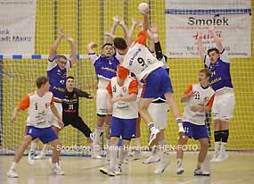 HSG Bachgau vergibt in der letzten Sekunde den Sieg - Wurf von Jonas Wuth wird abgefälscht (Fotogalerie Sportfotos Peter Henrich)