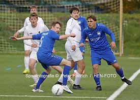 SV Erzhausen holt einen 0:1 Rückstand auf und gewinnt 2:1 gegen die Darmstädter TSG (Sportfotos © Peter Henrich / HEN-FOTO)