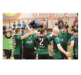In der Volleyball Regionalliga Männer Saison 2025 2026 trennen sich DSW Darmstadt und TV Wiesbach (Tabellenführer) mit 1:3 (Fotogalerie  © Peter Henrich / HEN-FOTO)