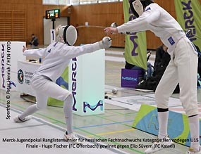 Merck-Jugendpokal Sportfechten Ranglistenturnier Kategorie Herrendegen U15 Finale - Hugo Fischer (FC Offenbach) gewinnt gegen Elio Süvern (FC Kassel) (Foto © Peter Henrich)