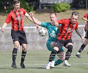 Mit der hohen Niederlage des FC Alsbach in der Fussball Gruppenliga gegen SV Groß-Bieberau (0:6) ist der Abstieg auch mit dem neuen Trainer Sascha Huy nicht abwendbar (Sportfotografie © Peter Henrich / HEN-FOTO)