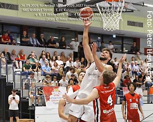 26.09.2026 Basketball Saison 2026 2027 Herren 2. Regionalliga Nord - SKG Roßdorf Torros - 1. FC Kaiserslautern epsotech Baskets (89:69) v. li. 13 Brady Grier SKG - 4 Maximilian Herzog FCK (Foto © Peter Henrich / HEN-FOTO) 26.09.2026 Basketball Saison 2026 2027 Herren 2. Regionalliga Nord - SKG Roßdorf Torros - 1. FC Kaiserslautern epsotech Baskets (89:69) v. li. 13 Brady Grier SKG - 4 Maximilian Herzog FCK (Foto © Peter Henrich / HEN-FOTO)