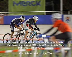 Siegerin bei den Damen wird im ersten Trainingslauf für die Trainingsweltmeisterstaft beim VC Darmstadt die Crossfahrerin Diana Steffenhagen ( Nr 109 / RSV Seeheim)(Foto © Peter Henrich / HEN-FOTO)