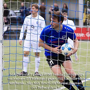 SGA Darmstadt gelingt in der Fussball Gruppenliga nach einem 0:3 Rückstand gegen FSG Riedrode noch ein Remis (Fotogalerie: Peter Henrich) SGA Darmstadt gelingt in der Fussball Gruppenliga nach einem 0:3 Rückstand gegen FSG Riedrode noch ein Remis (Fotogalerie: Peter Henrich)